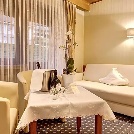 Zum Wiesengrund Hotel 3*