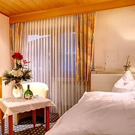 Zum Wiesengrund Hotel