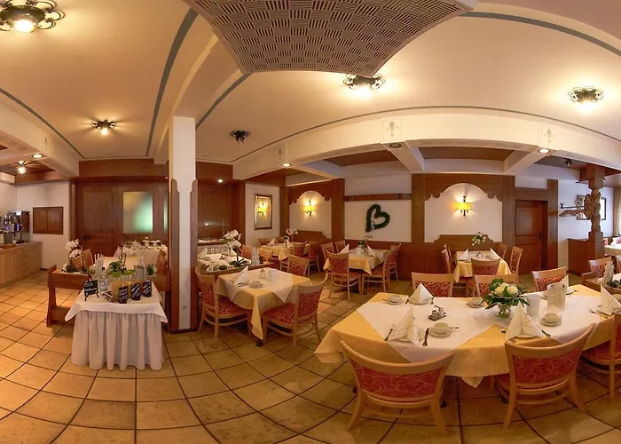 Zum Wiesengrund Hotel 3*